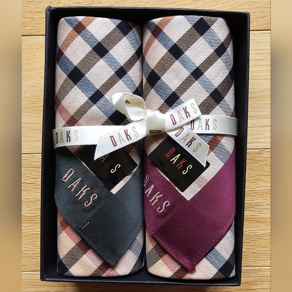 [NEW]Daks Set of 2 handkerchiefs - Picture 4 of 4